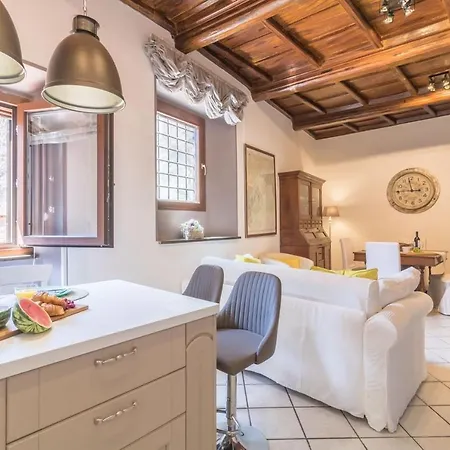 Vescovo Lounge Apartment
